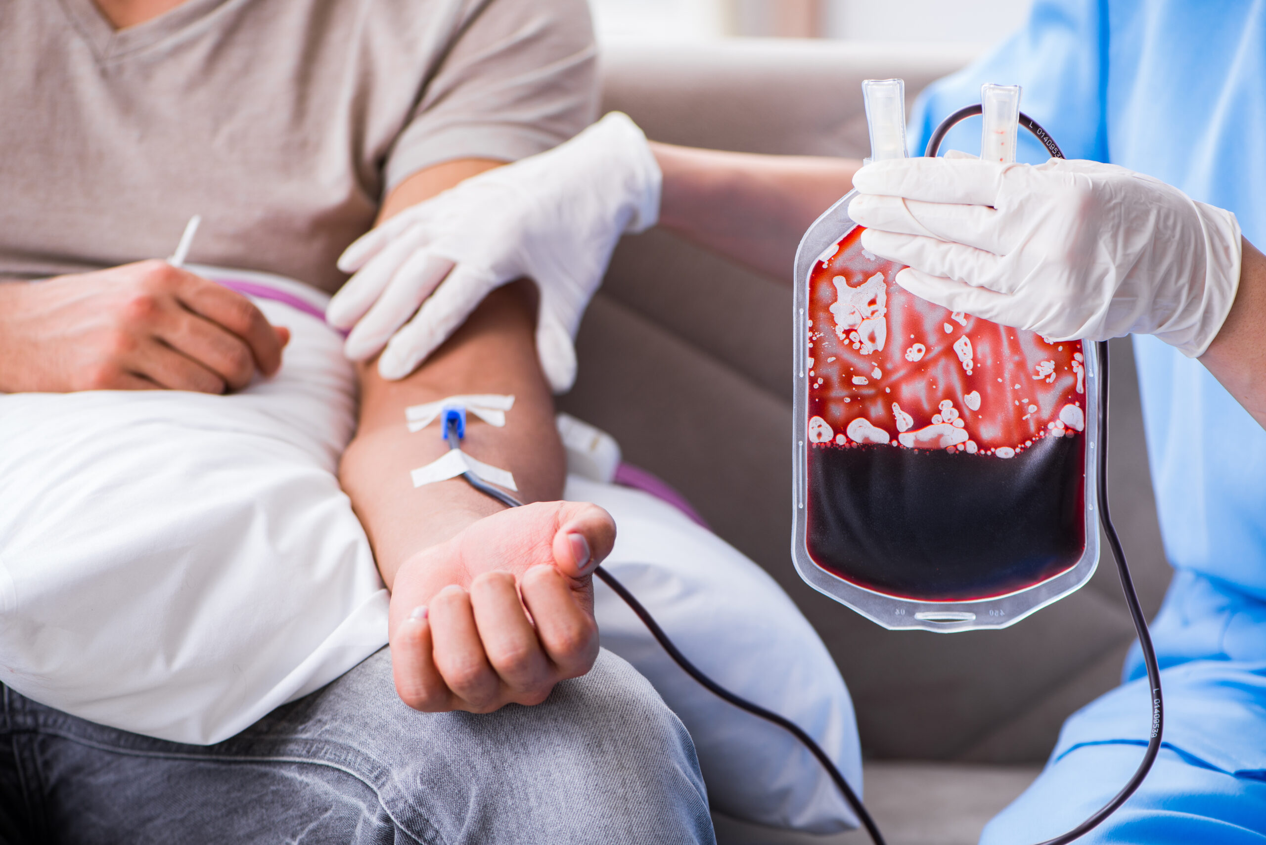 Patient,Getting,Blood,Transfusion,In,Hospital,Clinic Patient,Getting,Blood,Transfusion,In,Hospital,Clinic