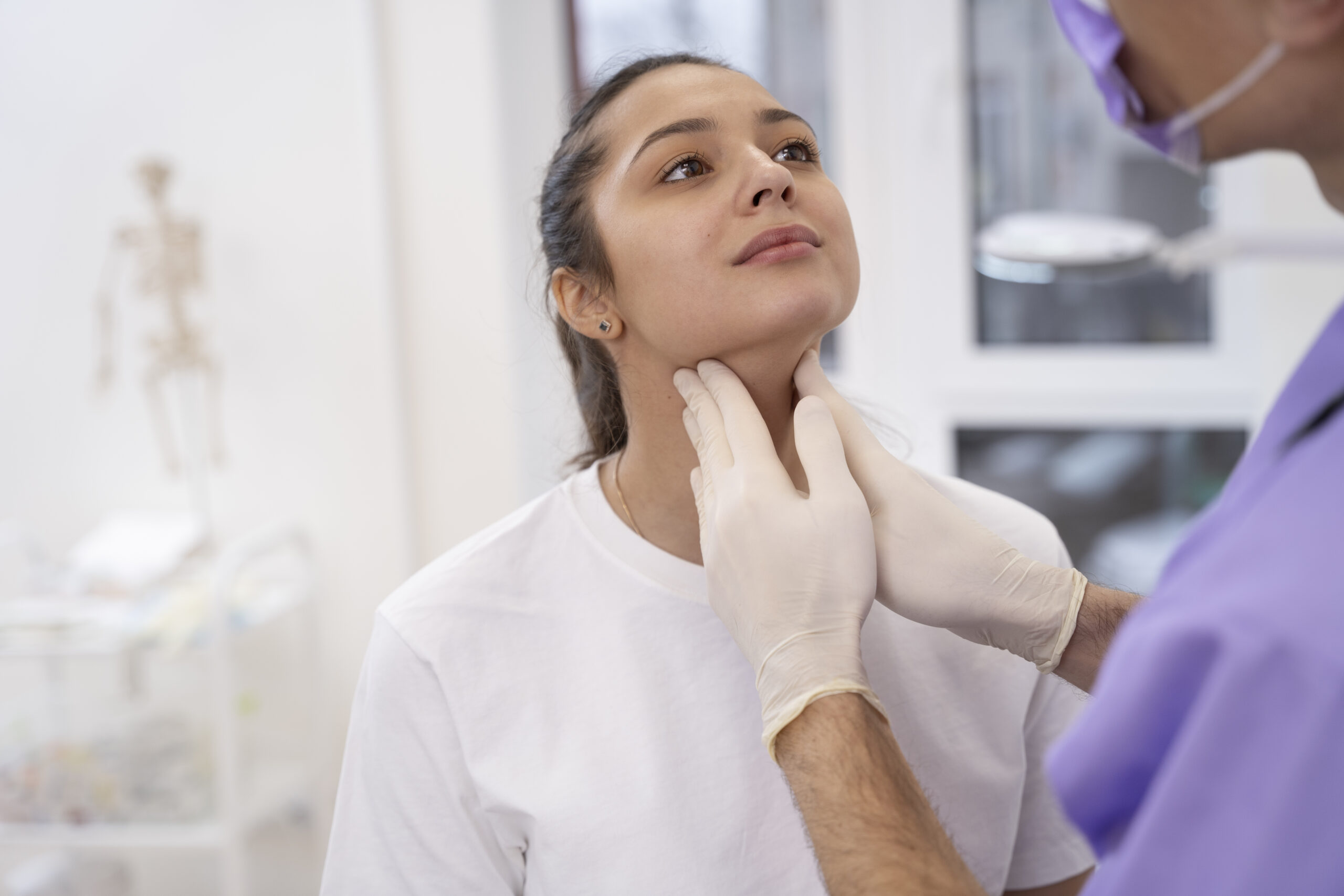 swollen-lymph-nodes-causes-symptoms-ampeffective-treatment-590967 swollen-lymph-nodes-causes-symptoms-ampeffective-treatment-590967