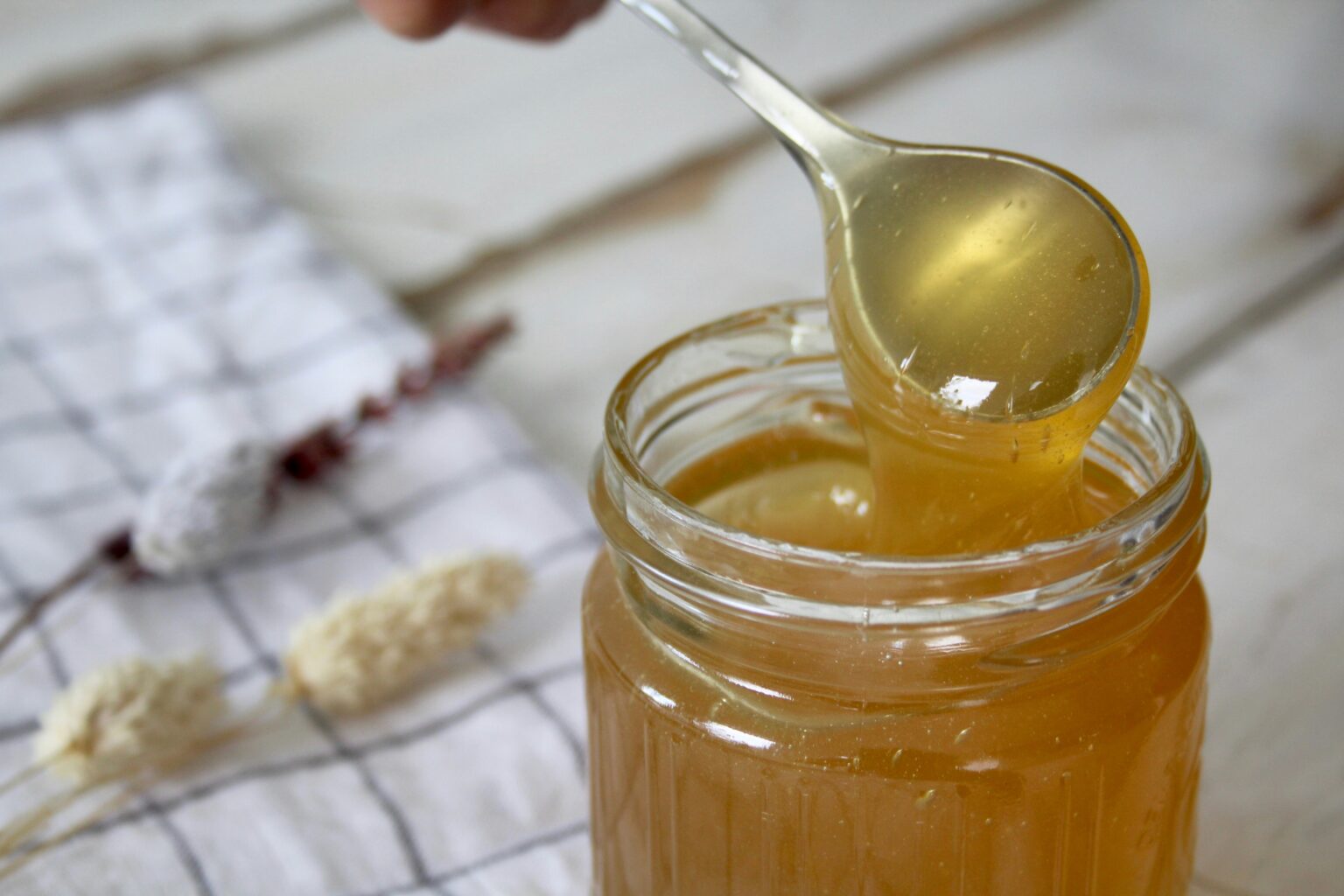 honey-what-is-nutritional-value-health-benefits-uses-and-more-136538