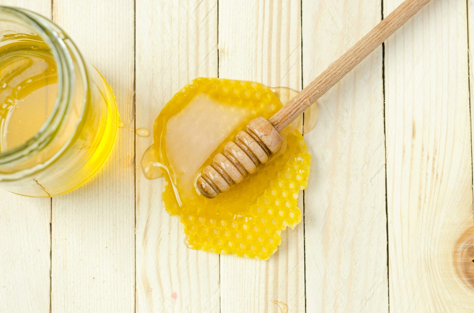 honey-what-is-nutritional-value-health-benefits-uses-and-more-685648
