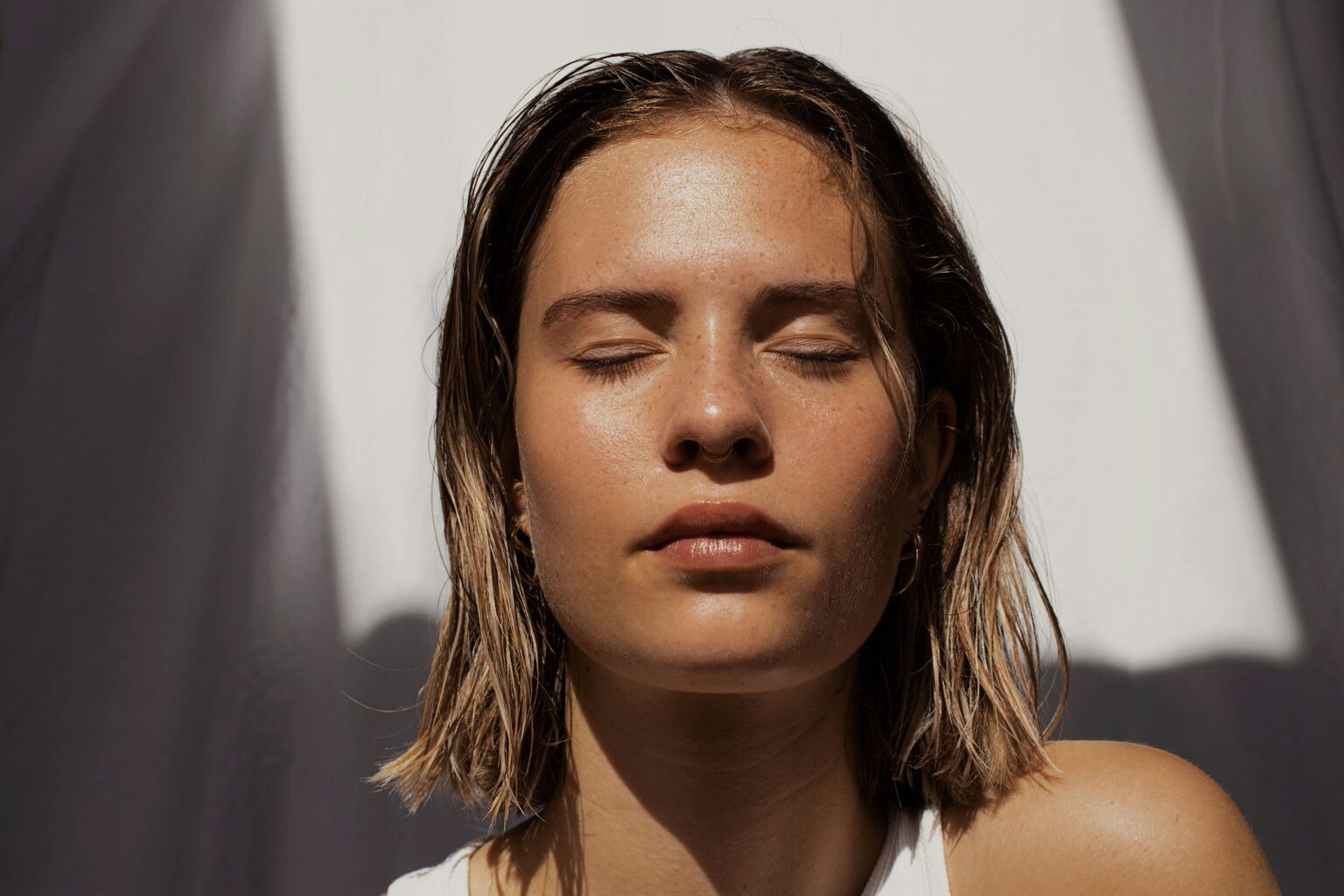 sun-poisoning-what-is-risk-factors-symtpoms-diagnosis-and-treatment-453135 sun-poisoning-what-is-risk-factors-symtpoms-diagnosis-and-treatment-453135