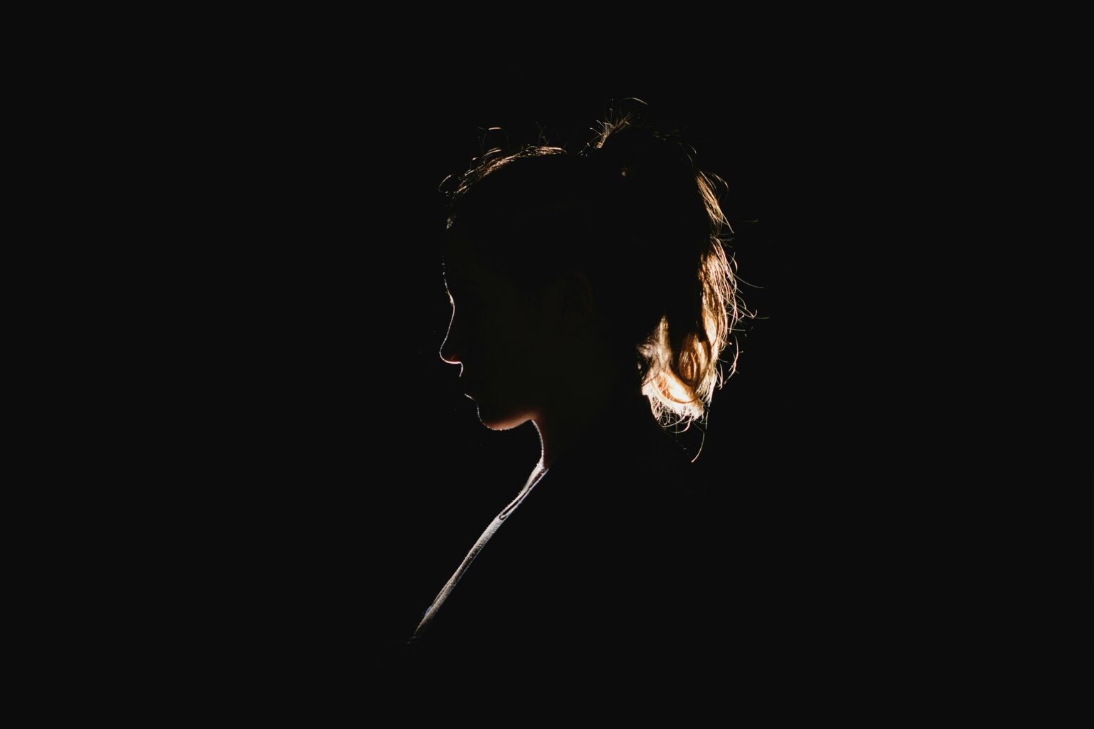 dysmorphia-what-is-body-image-causes-symptoms-and-other-disorders-571242