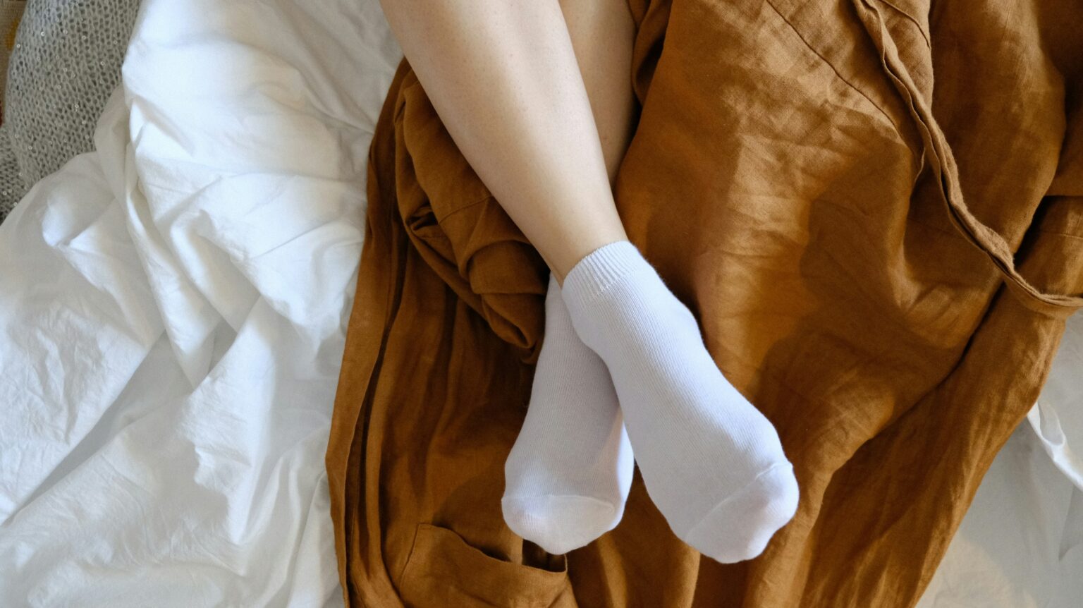 cold-feet-what-are-risk-factors-causes-associated-symptoms-and-more-331487 cold-feet-what-are-risk-factors-causes-associated-symptoms-and-more-331487