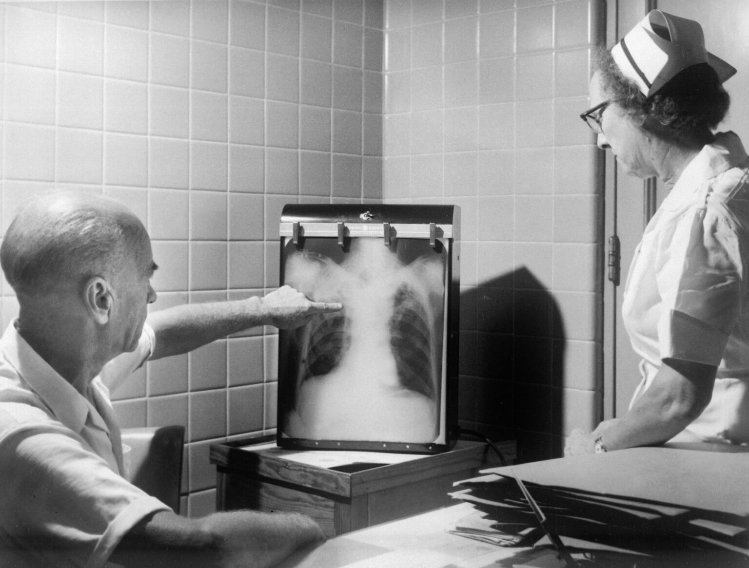 x-ray-what-is-history-uses-procedure-contrasting-and-risk-682970 x-ray-what-is-history-uses-procedure-contrasting-and-risk-682970