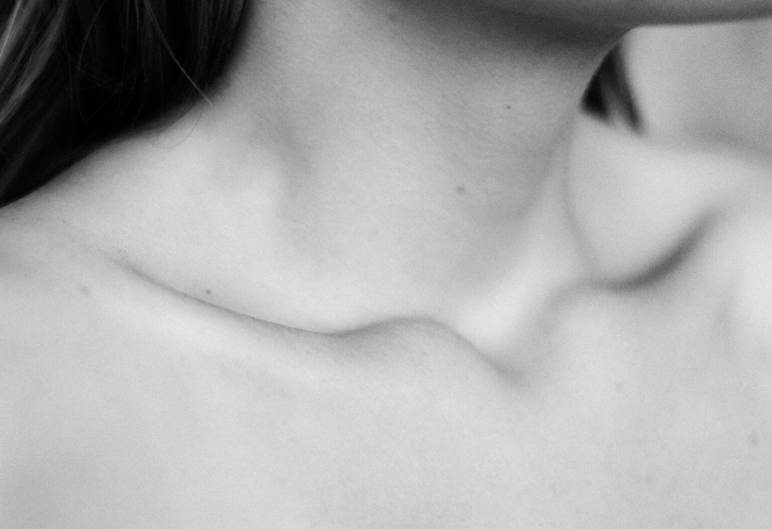 stiff-neck-what-is-causes-symptoms-diagnosis-and-treatment-673614 stiff-neck-what-is-causes-symptoms-diagnosis-and-treatment-673614