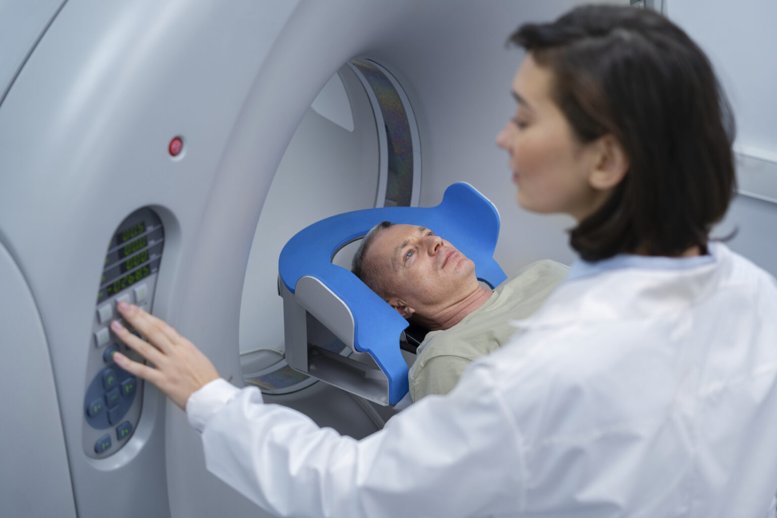 neurologist-who-is-diseases-tests-visit-875988