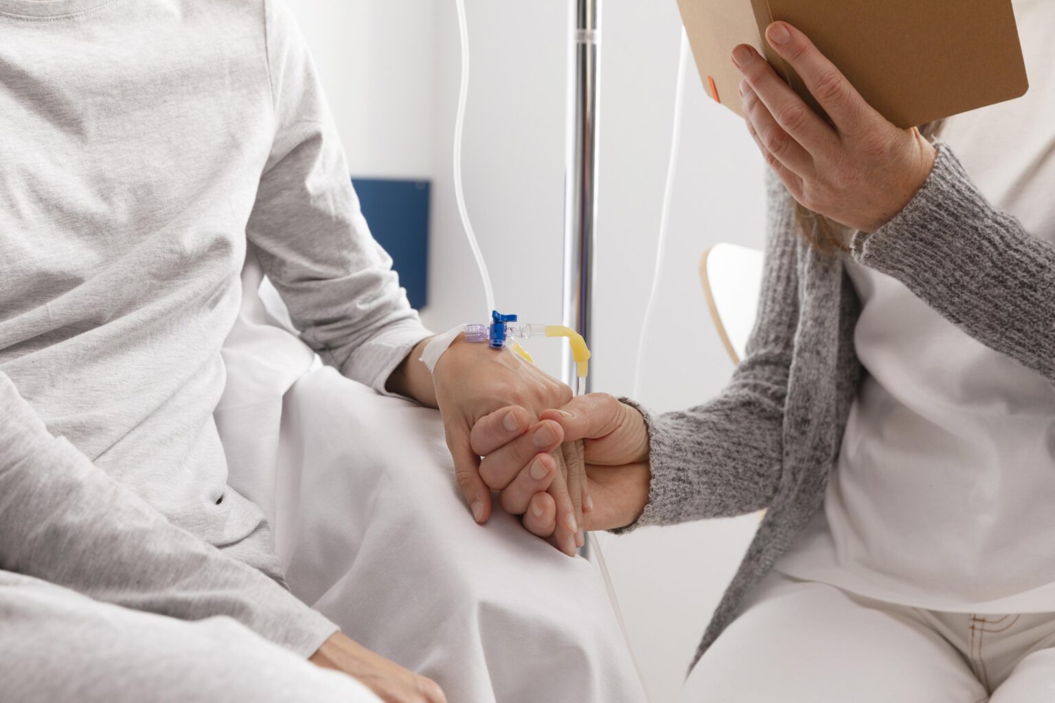 female-patients-talking-hospital (1) female-patients-talking-hospital (1)