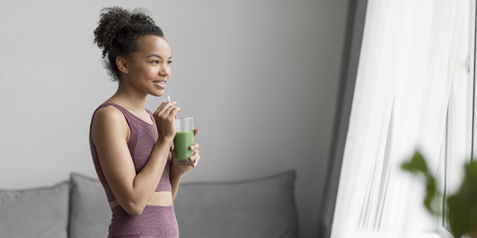 fitness-woman-having-fruit-juice fitness-woman-having-fruit-juice