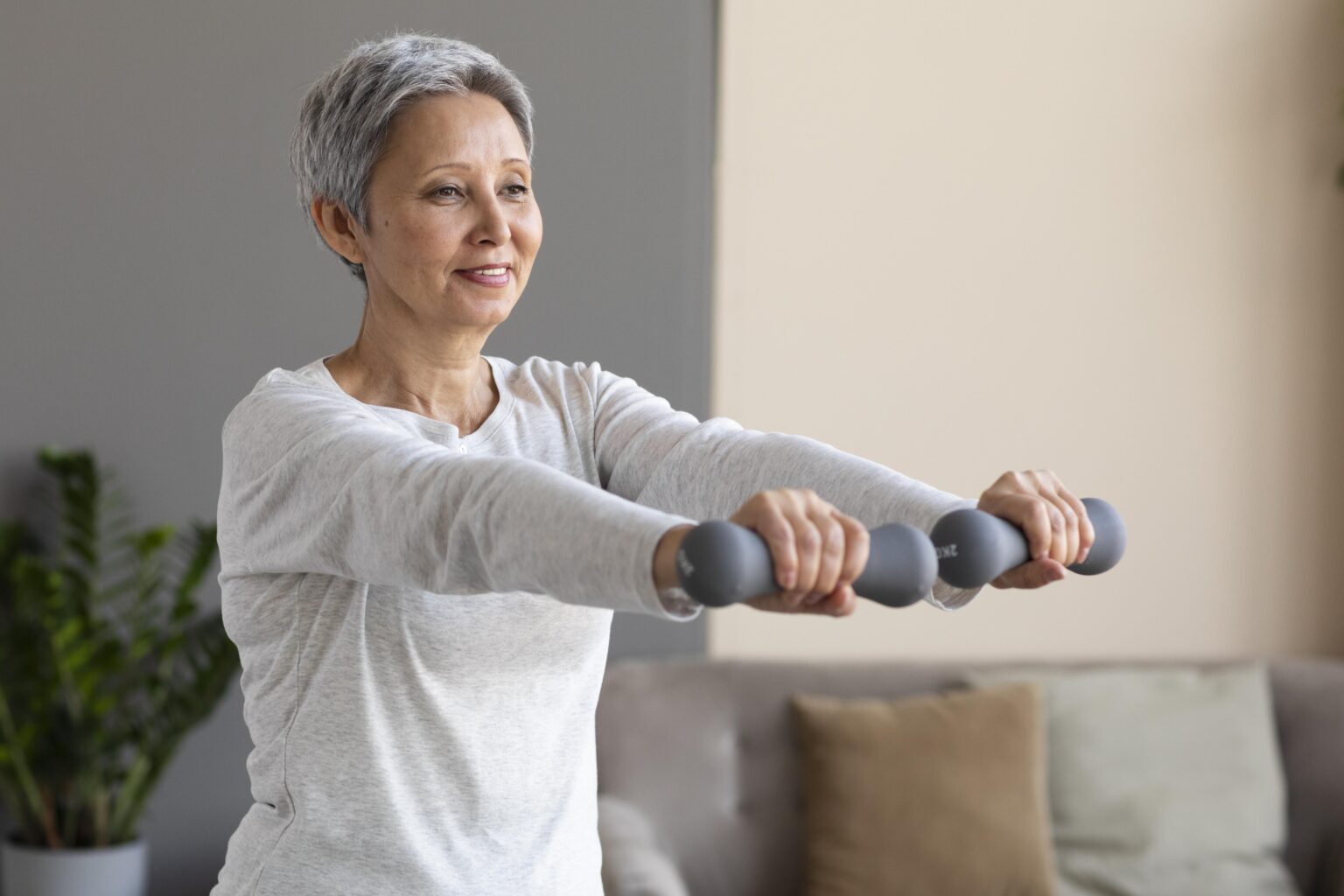 senior-woman-training-home senior-woman-training-home